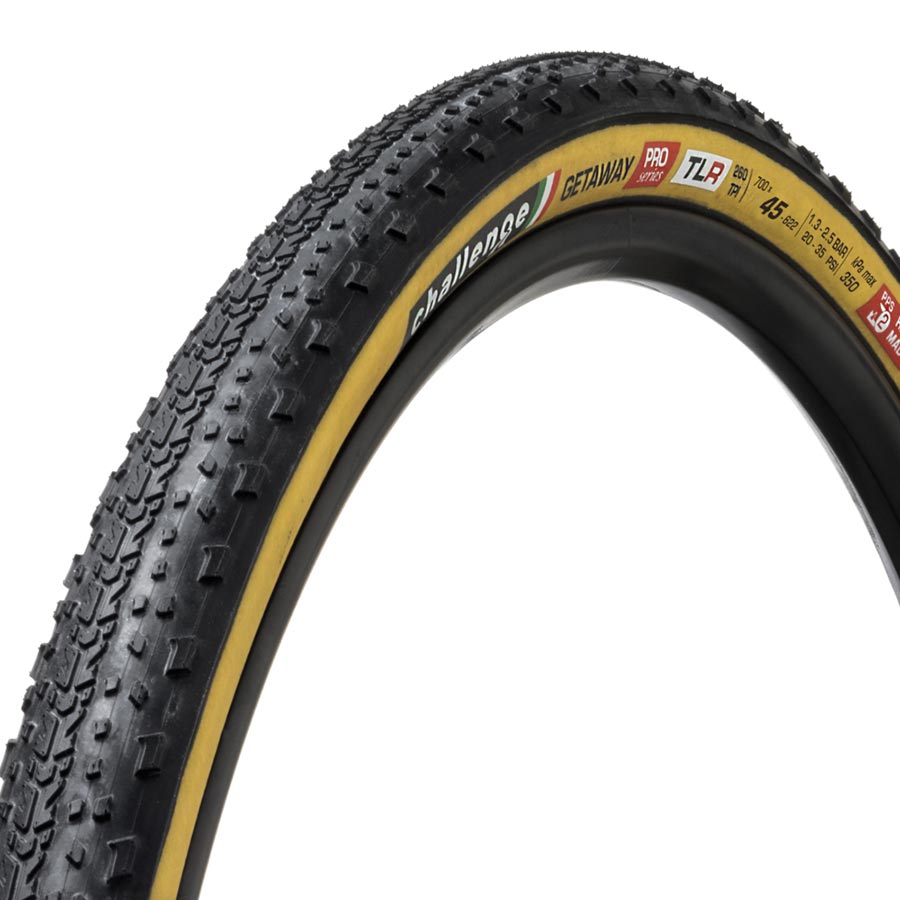 Challenge GETAWAY Pro TLR gravel tires, 700x40c, tubeless-ready with tanwall design and superpoly PPS casing.