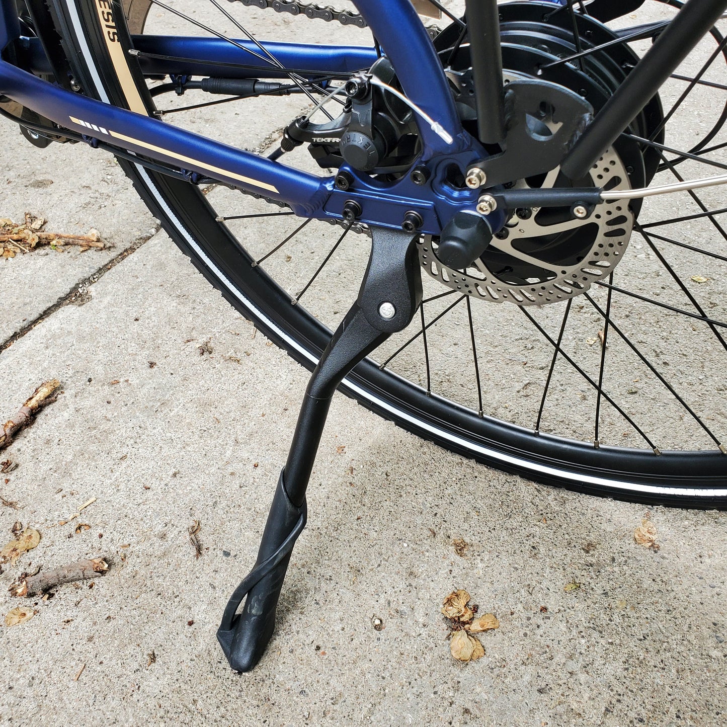 Genesis E-100 E-bike Electric Assist - MetroCycle