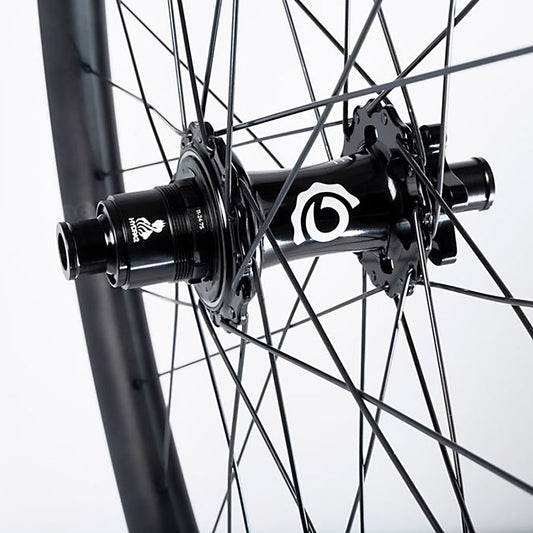 Industry Nine Hydra 2 Enduro S front 29-inch wheel with 32 spokes, Boost hub, 15mm thru-axle, disc brake compatible