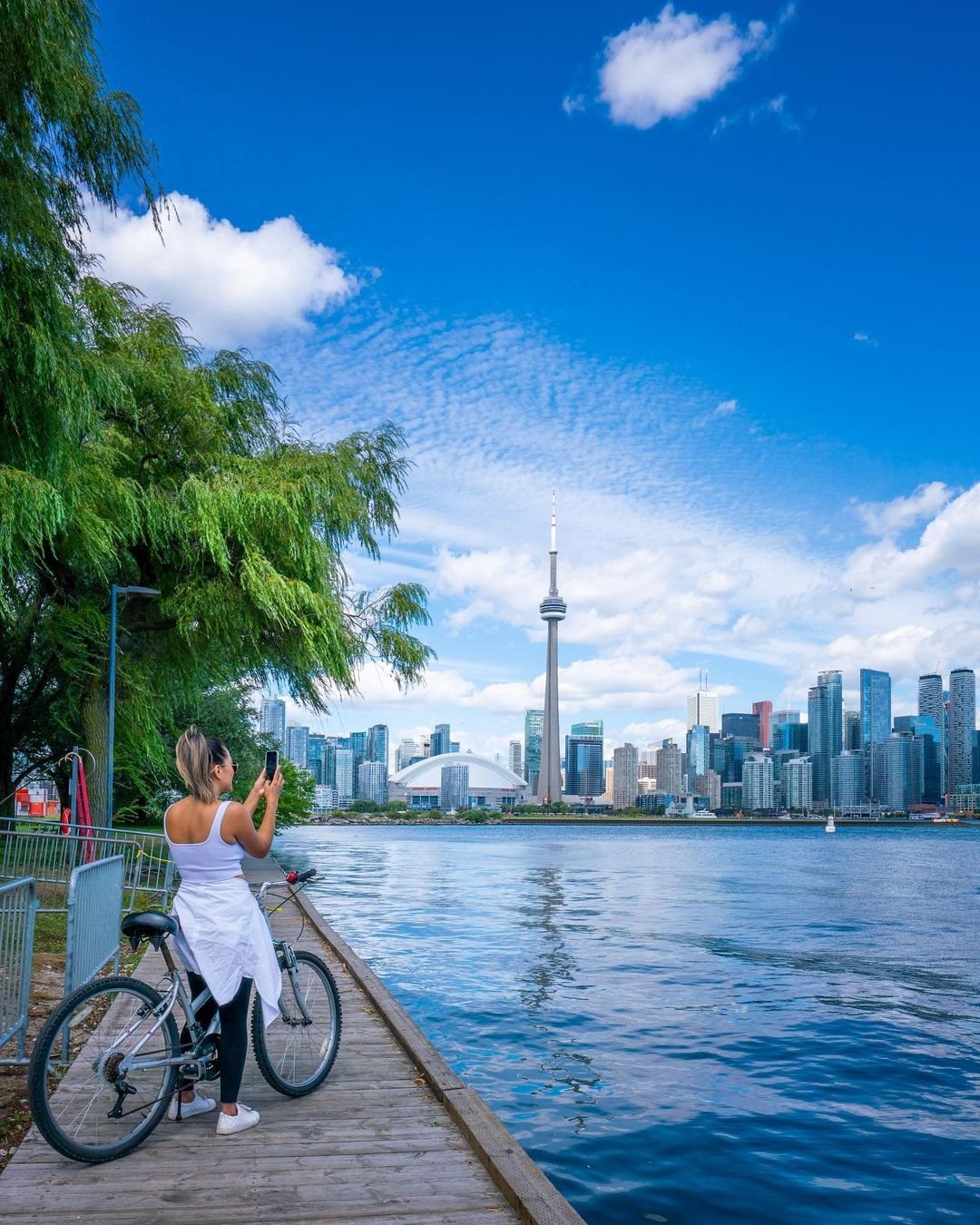 Toronto Waterfront and Islands Guided Bicycle Tour