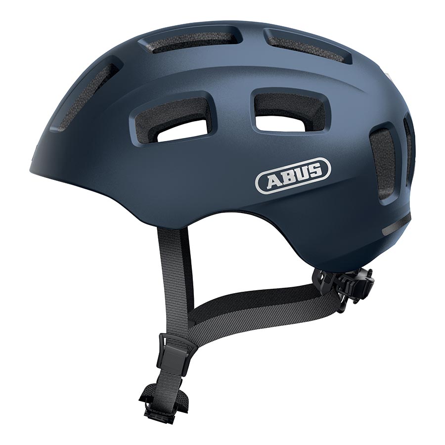 Abus Youn-I 2.0 youth helmet in velvet black, featuring adjustable straps and ventilation for safety and comfort.