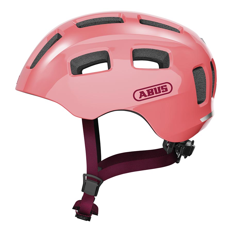 Abus Youn-I 2.0 youth helmet in velvet black, featuring adjustable straps and ventilation for safe, comfortable riding.