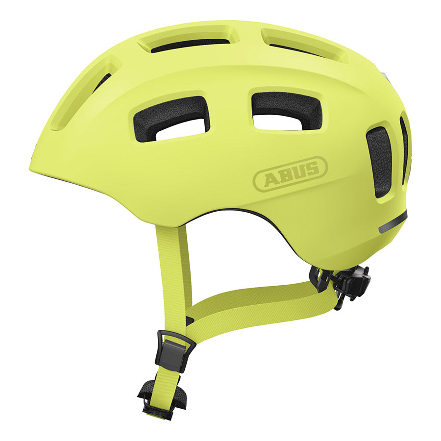 Abus Youn-I 2.0 youth helmet in velvet black, with adjustable straps and ventilation for kids' safety and comfort.