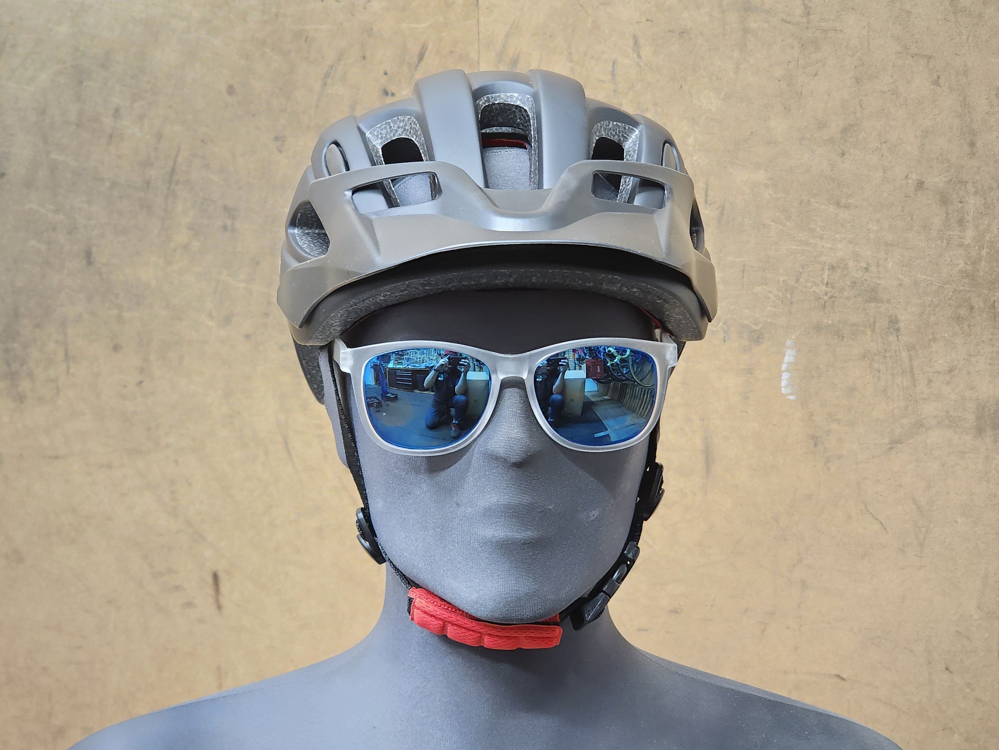 Babac Trafik 2.0 helmet for recreational and commuter use, medium size (55-58cm), shown in a vibrant color.