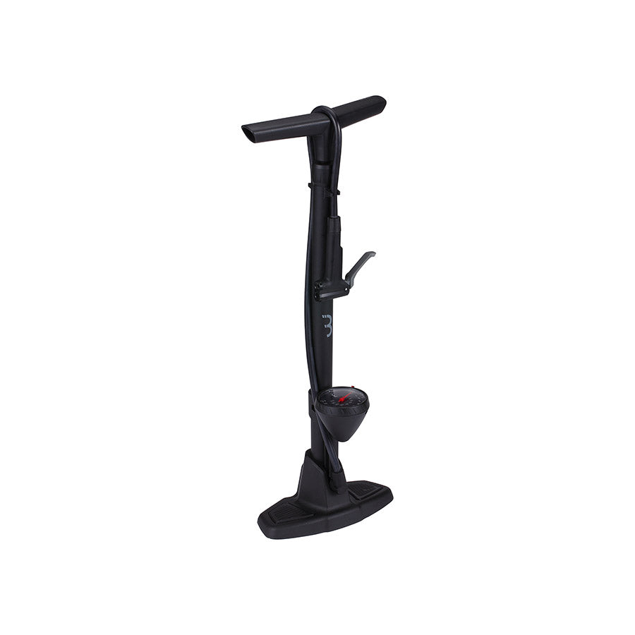 BBB Cycling BFP-20 Airwave floor pump with dual valve head, black, capable of 130 PSI, for inflating bicycle tires.