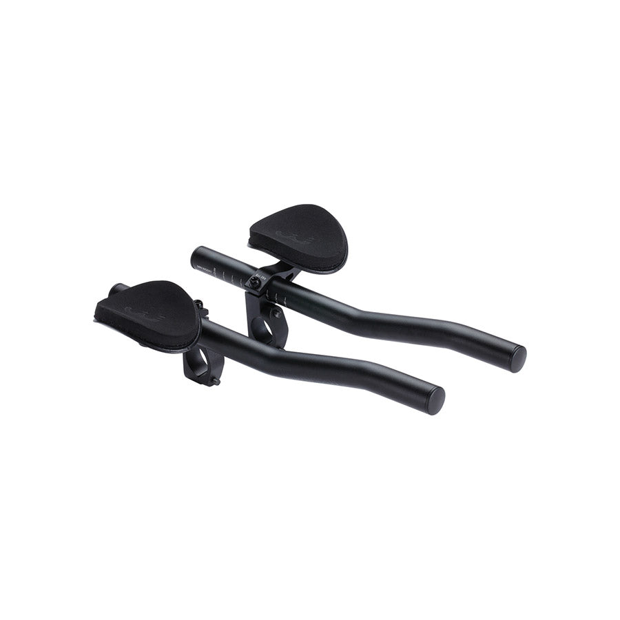 BBB Cycling BHB-58 AeroLight aluminum triathlon handlebars with aerodynamic design for TT and triathlon cycling in black.