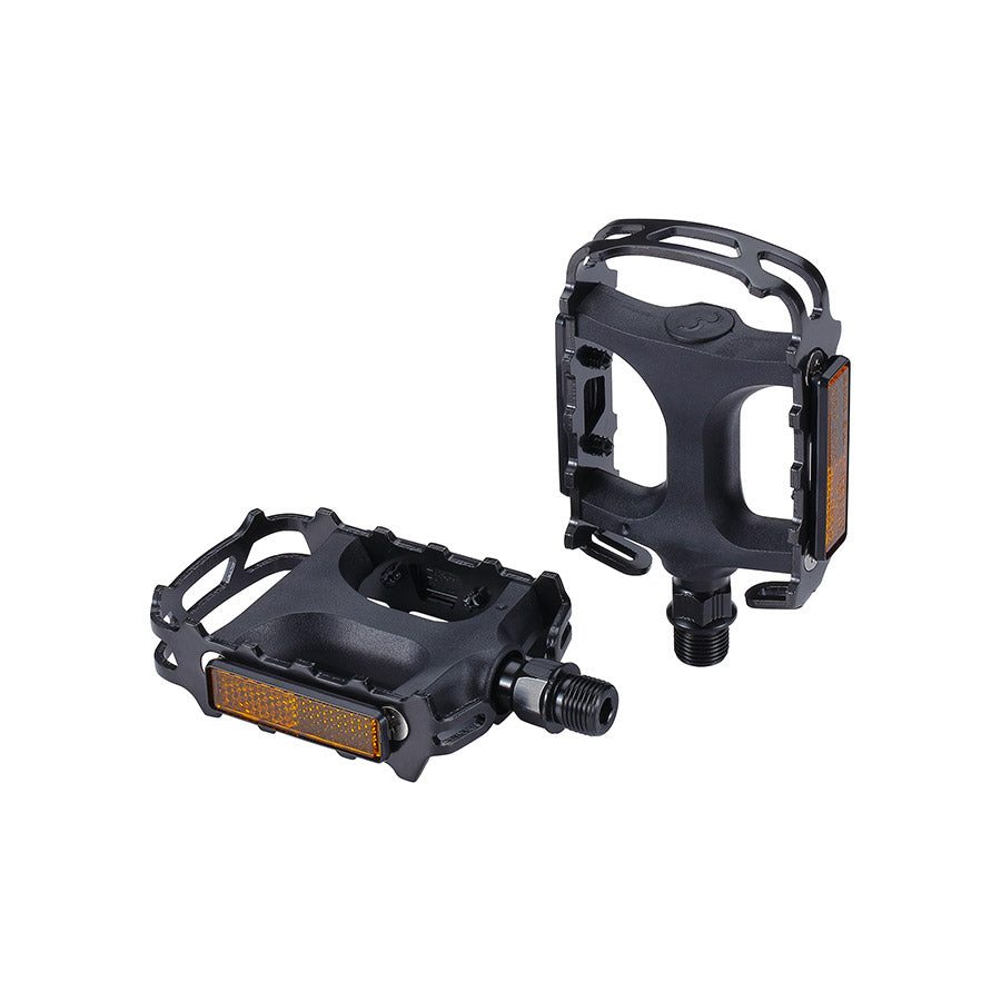 Pair of BBB Cycling BPD-15B Mount&Go 2.0 recreational pedals with nylon body and chrome spindle, black finish.