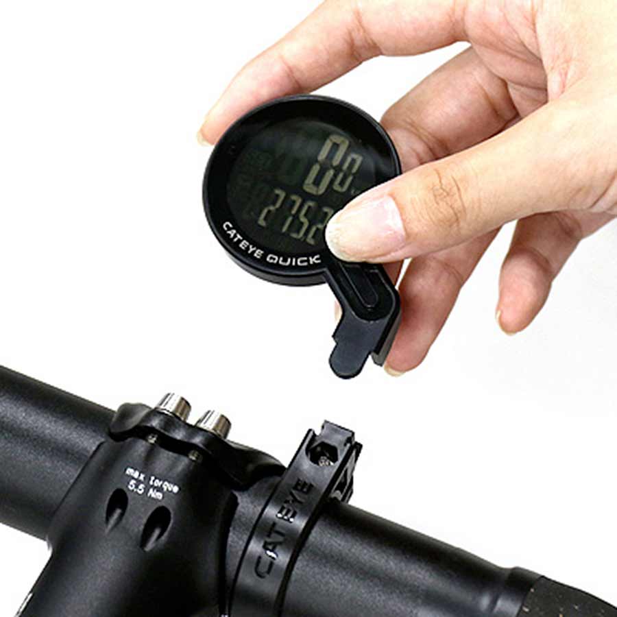 CatEye Quick computer GPS device for bikes, black with digital display, no heart rate or cadence features.
