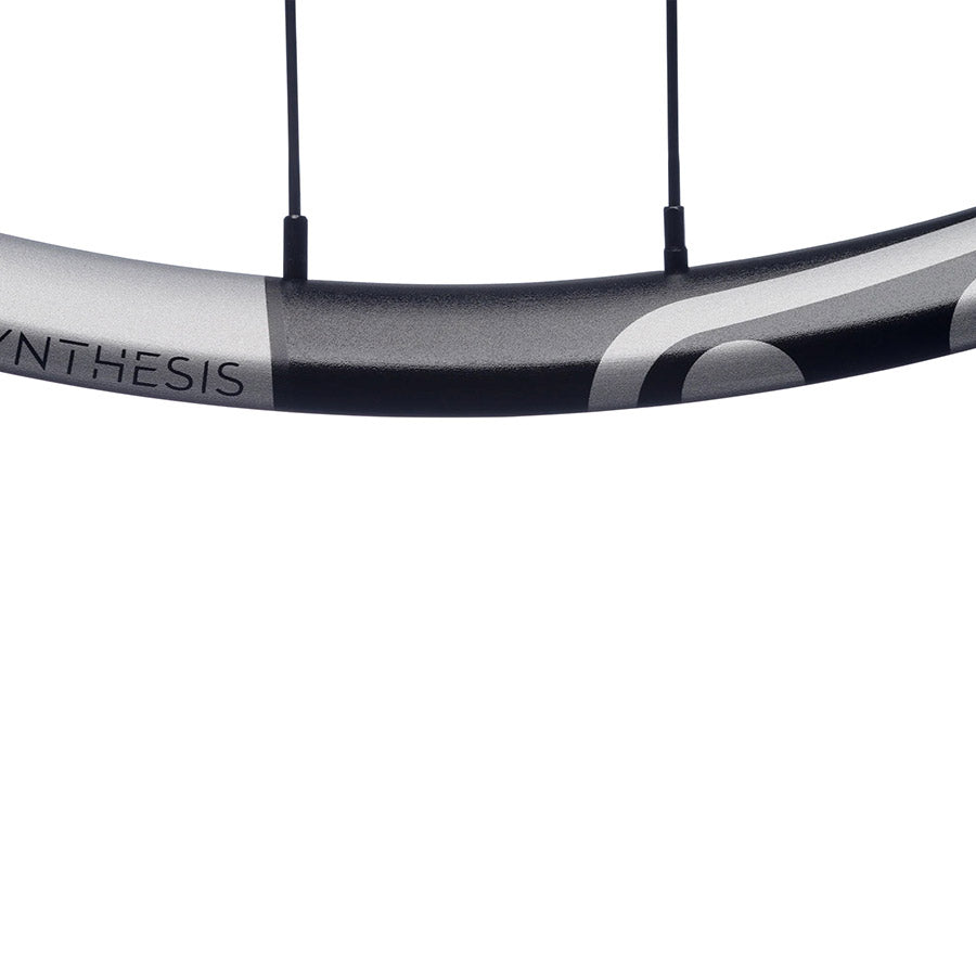 Crankbrothers Synthesis Alloy 2.0 Enduro wheels front 29-inch black alloy mountain bike wheels with 28 spokes and 15mm thru-axle