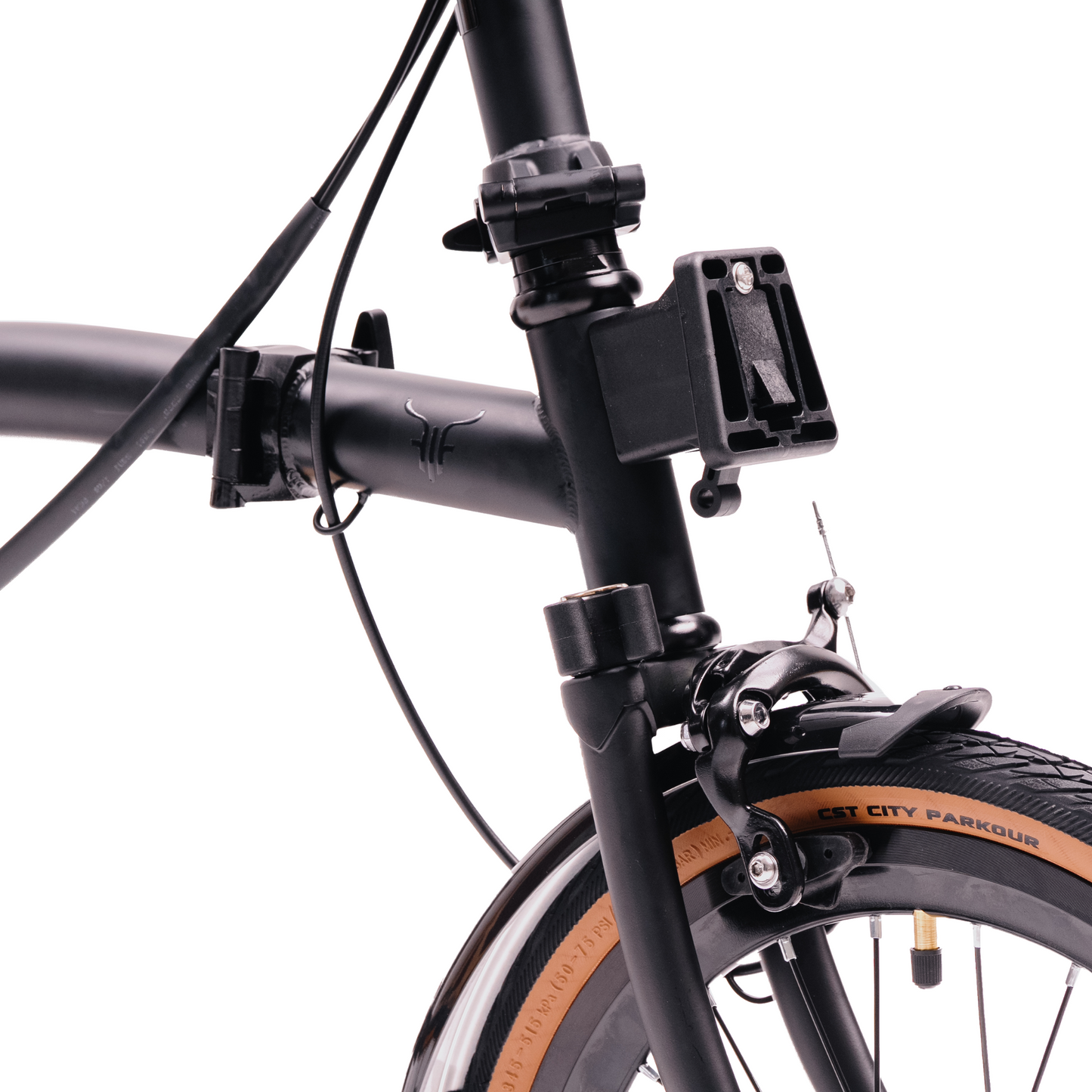 Urban Kingsdale C9 bicycle with sleek frame, city handlebars, and modern design for city commuting and urban riding.
