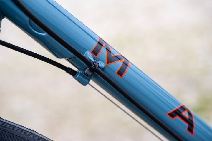Marin Nicasio+ gravel bike in grey with 50cm frame, featuring rugged tires and drop handlebars, designed for off-road cycling.