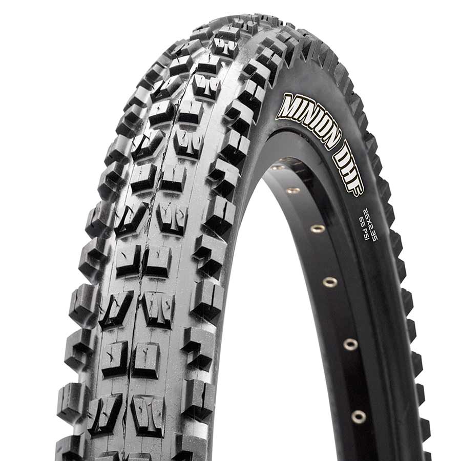 Maxxis Minion DHF mountain tire 26x2.50 wire clincher for mountain biking with durable black rubber and aggressive tread pattern.