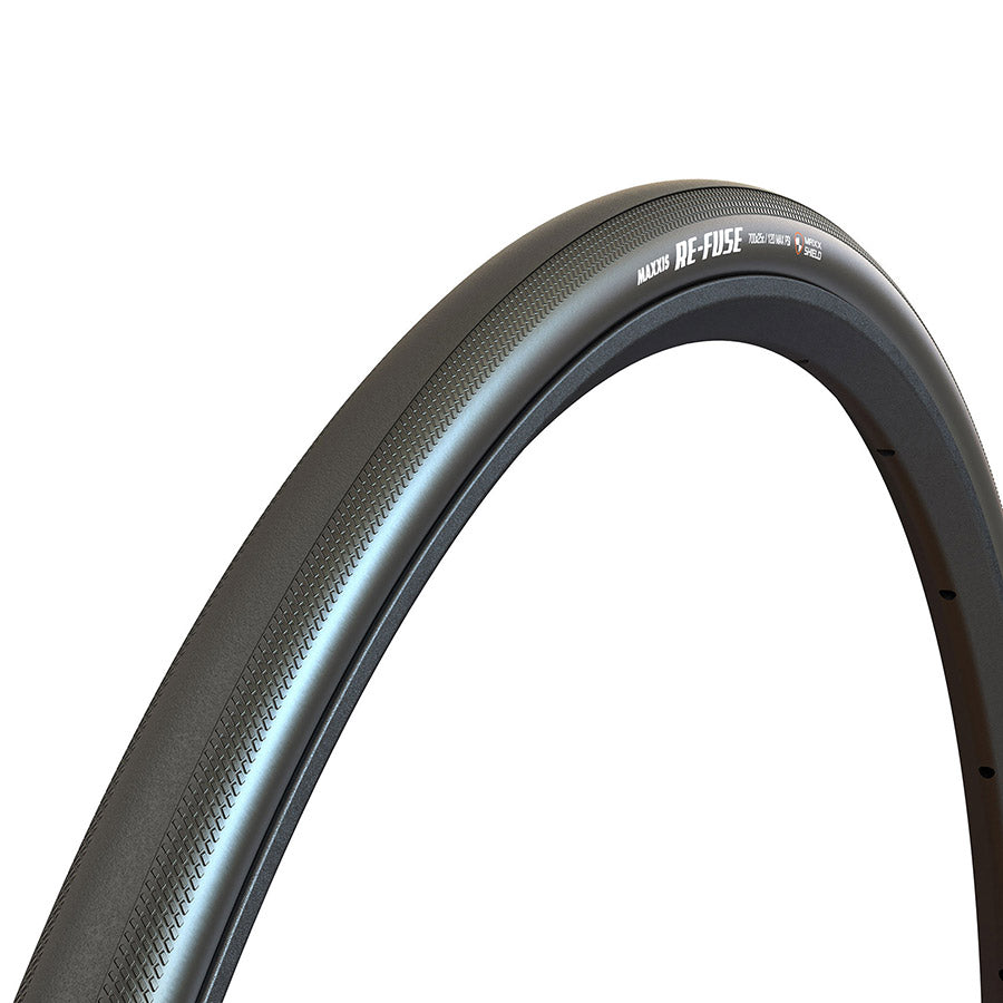 Maxxis Re-Fuse road tire 700x32c folding tubeless-ready with MaxxShield protection, black rubber, and 60 TPI for durability.