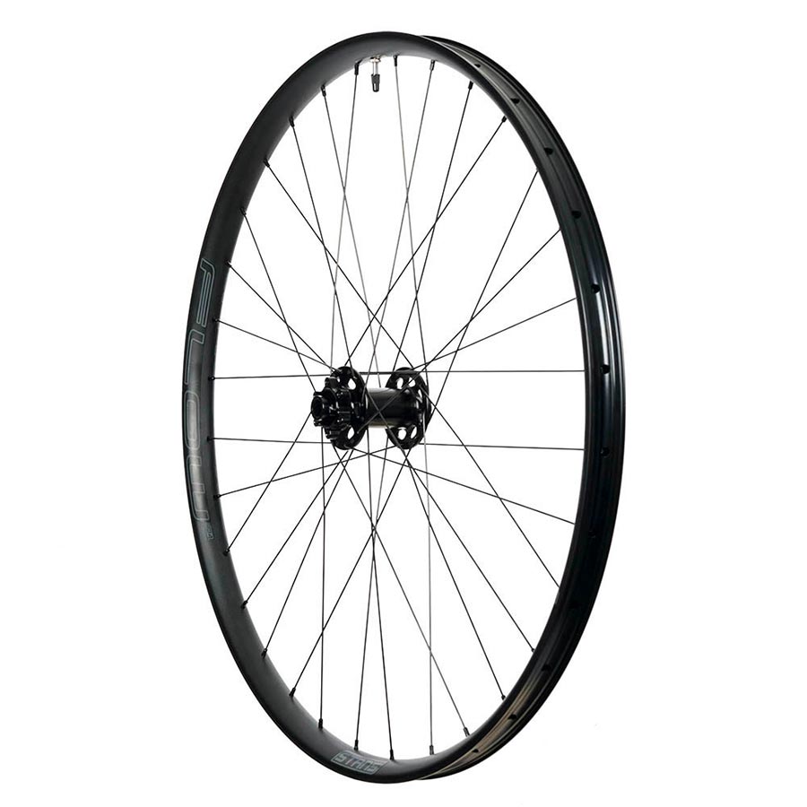 Stans No Tubes Flow MK4 mountain bike wheels with 27.5-inch size, 32 spokes, 15mm thru-axle, 110mm boost spacing, 6-bolt disc.