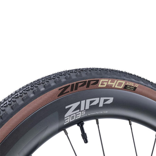 Zipp Tangente Course G40 gravel tire 700x40c with folding bead and black sidewalls, high-traction design for gravel cycling.